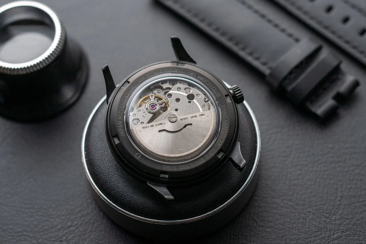 38.5mm モーゼル・ヴィンテージ ドレスウォッチ デイト付き オールブラック DIYキット | メッシュベルト ブラック | Miyota 8215/8315 自動巻きムーブメント