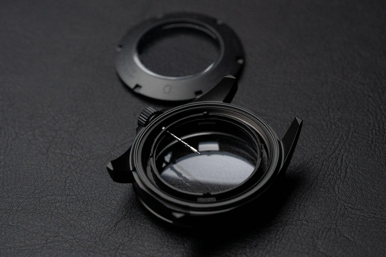 42mm DWC IPB ダイバーケース ブラック クラシックベゼル付き ステンレススチール製／サファイアドーム風防（DWC-CD-01）