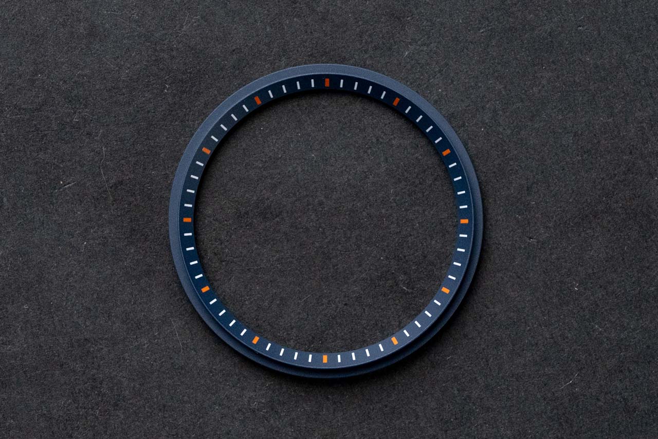 DWC ダイバーズ用チャプターリング ブルー／ホワイト&オレンジ目盛り