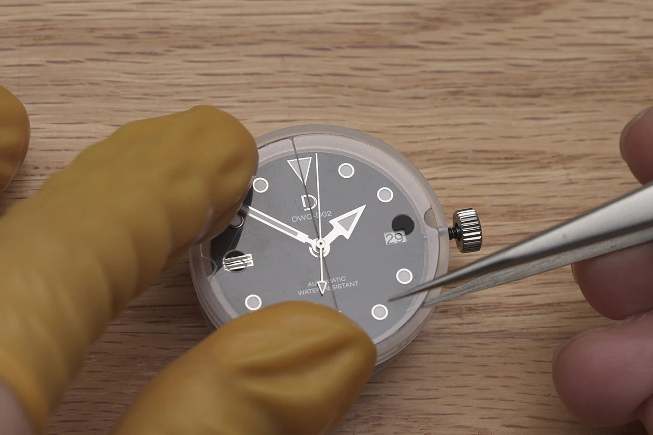 DIY Watch Club 秒針取り付け補助ツール V2 | Seiko/TMI ムーブメント用 (NH34、NH35、NH38、NH70、NH71、NH72) | 時計づくり専用工具